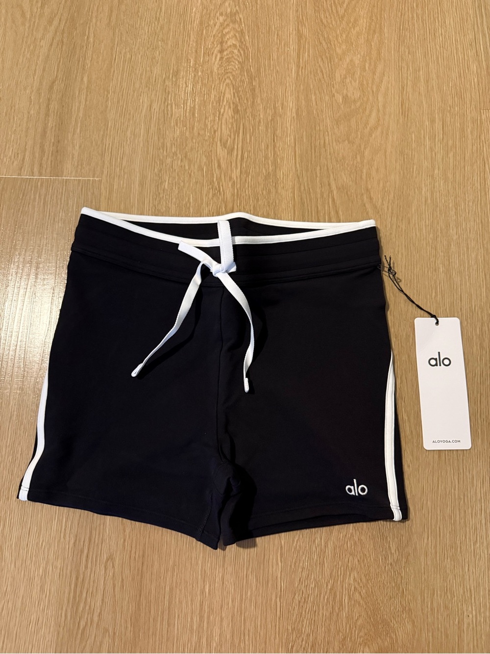 ALO Yoga Black 4” Airbrush High-Waist Race Pace Short